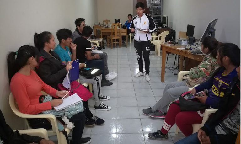 ESTUDIANTES DE LA UNIDAD EDUCATIVA LOURDES CUENTAN SU APRENDIZAJE DENTRO DE AYNI