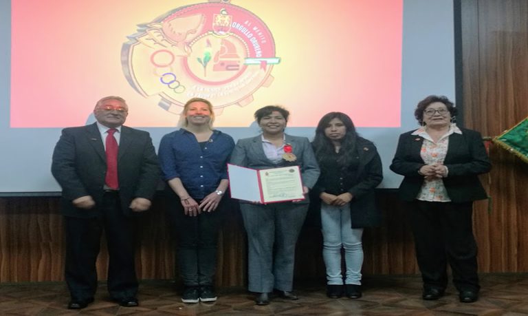 AYNI BOLIVIA SE HACE ACREEDORA AL PREMIO ORGULLO ORUREÑO 2019